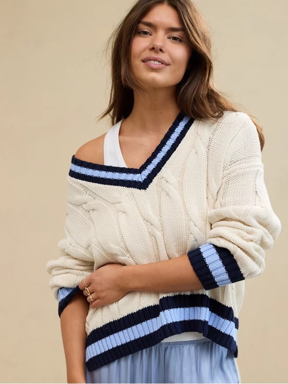 Aerie Cropped Cable Knit V-Neck Relaxed Sweater in Cream with Blue Trim Size XL